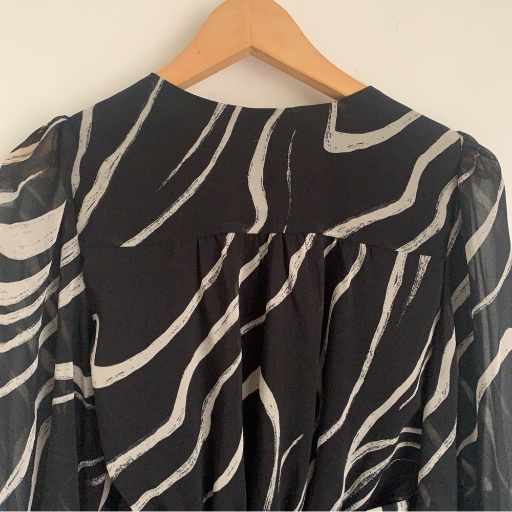 Dynamite Black Grey Abstract Sheer Sleeve Mini Dress - Picture 8 of 11